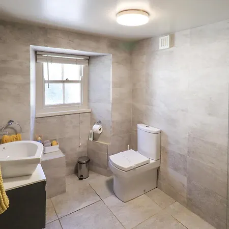 Bridge End Semesterbostad Ulverston