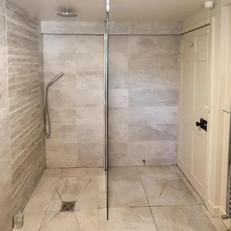 Bridge End Semesterbostad